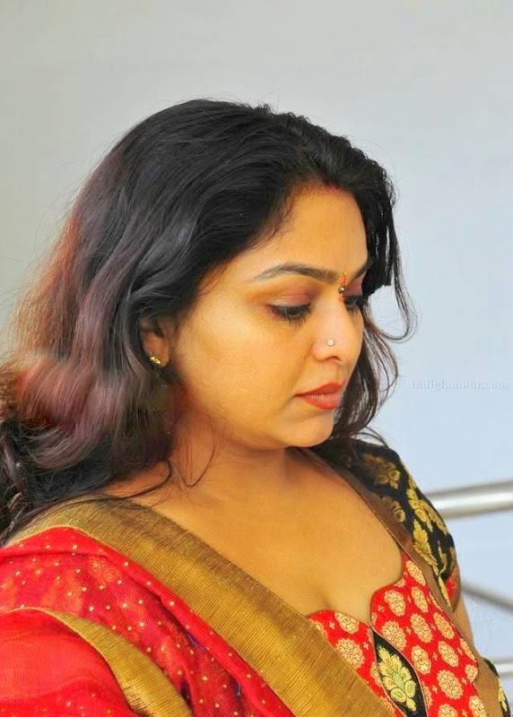 Sonia bose cleavage images